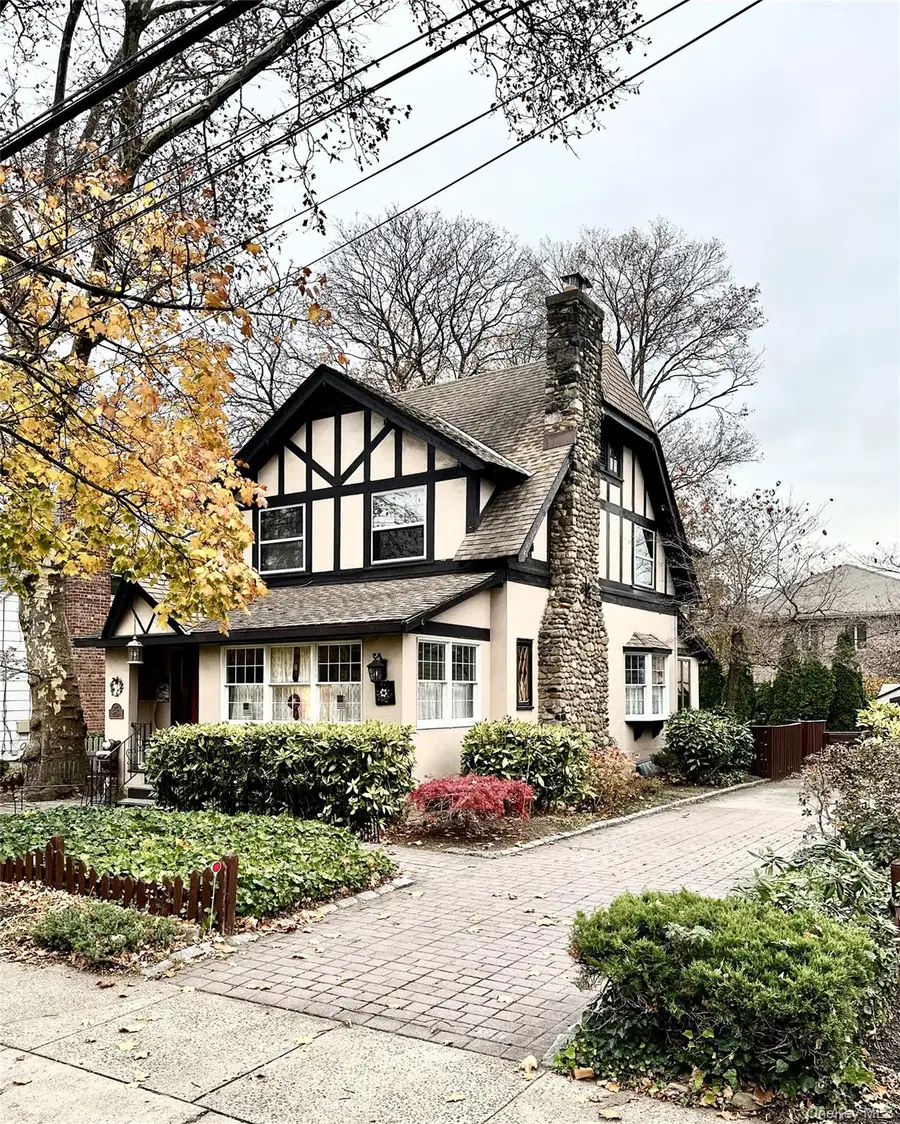 4611 245th Street, Douglaston, NY 11362 - Image #2