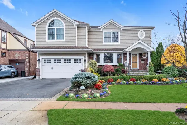 65 Reyam Road, Lynbrook, NY 11563