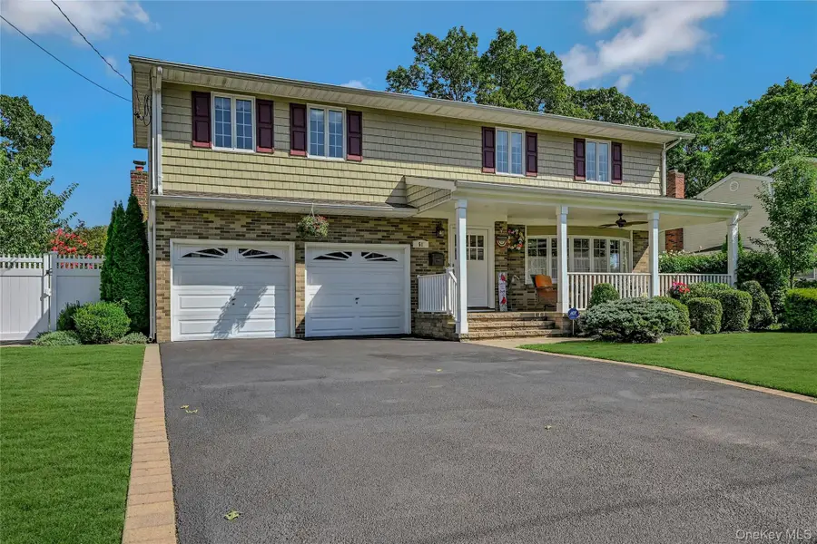 51 Oakwood Hills Drive, East Islip, NY 11730 - Image #3
