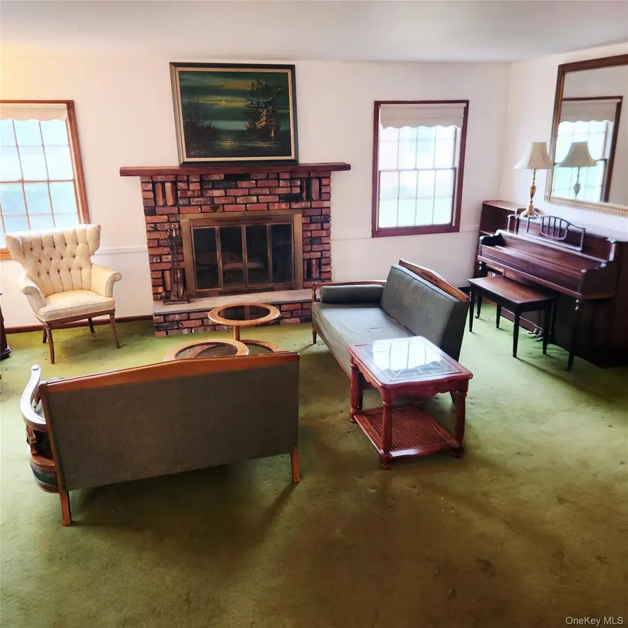 28 Hargrove Drive, Stony Brook, NY 11790 - Image #3