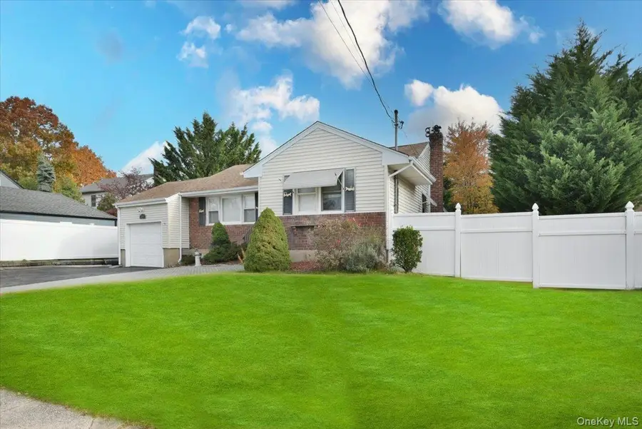 2203 Washington Street, Merrick, NY 11566 - Image #3