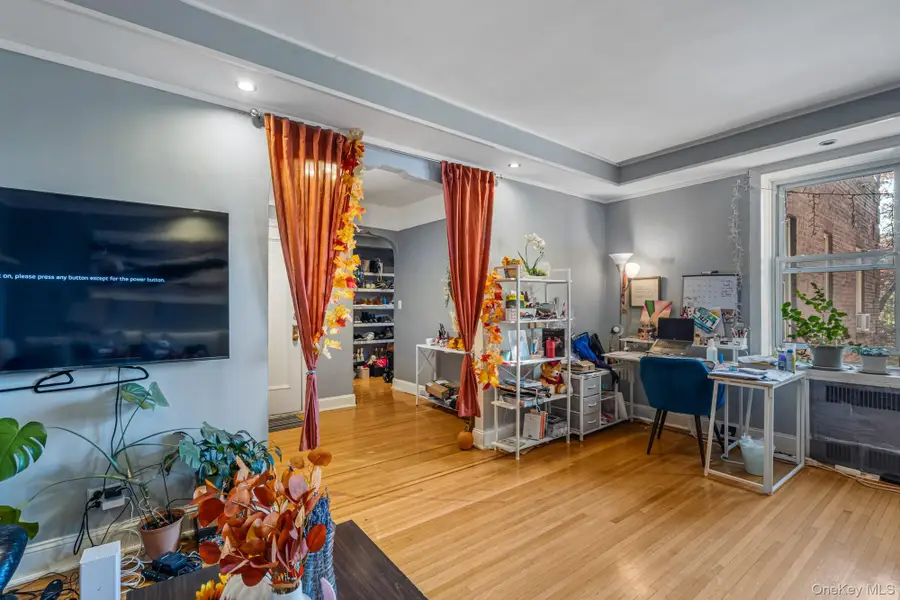 45 Kew Gardens Road #4A, Kew Gardens, NY 11415 - Image #2