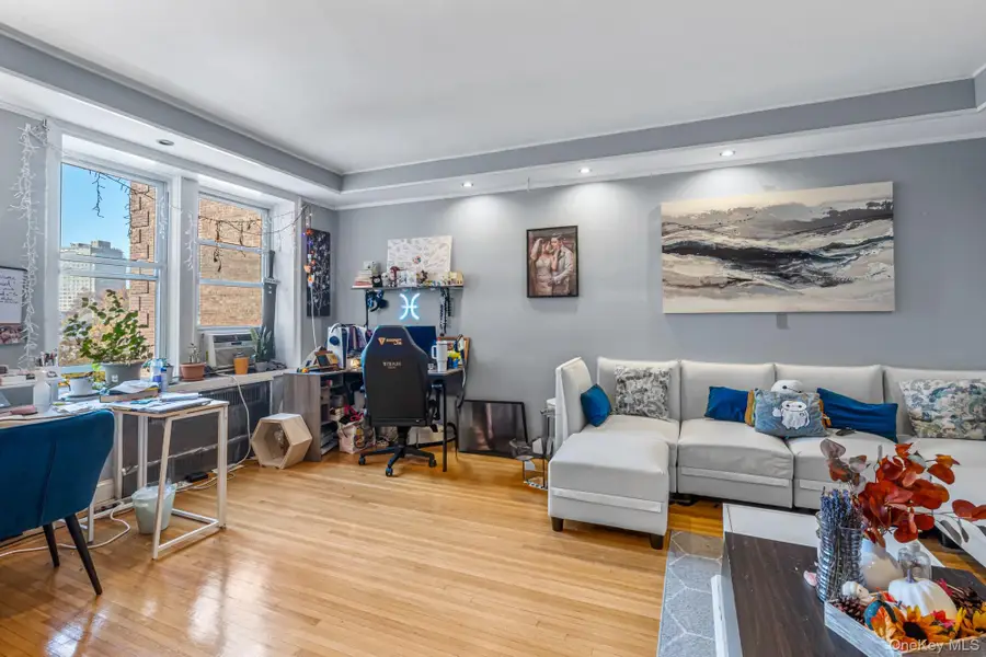 45 Kew Gardens Road #4A, Kew Gardens, NY 11415 - Image #3