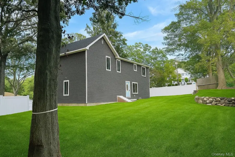 6 Renee Court, Centereach, NY 11720 - Image #2