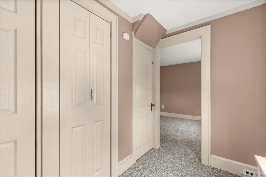 6 Dunwoodie Avenue, West Islip, NY 11795 - Image #3