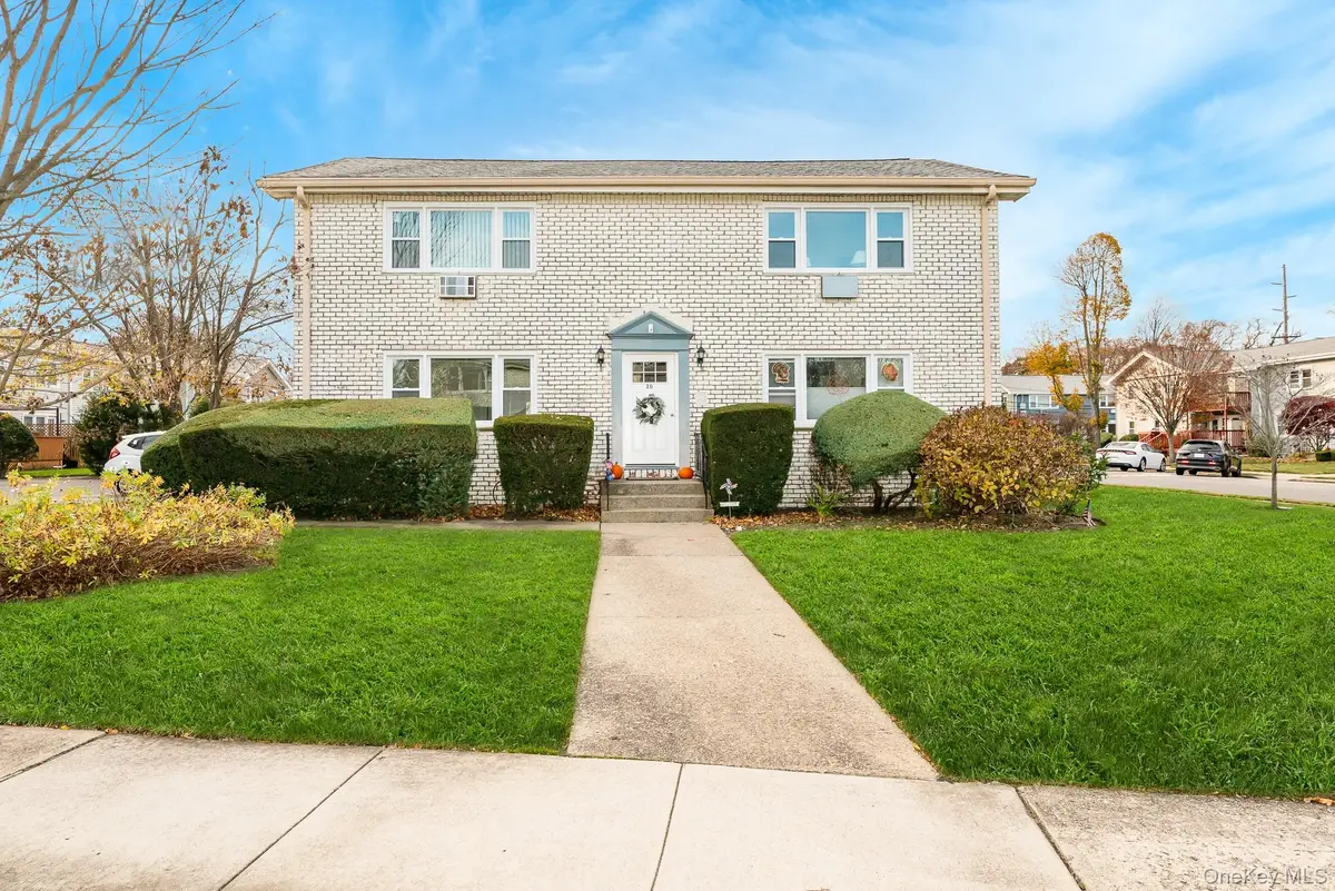 20 Toehee Place #1B, Islip, NY 11751 - Image #1