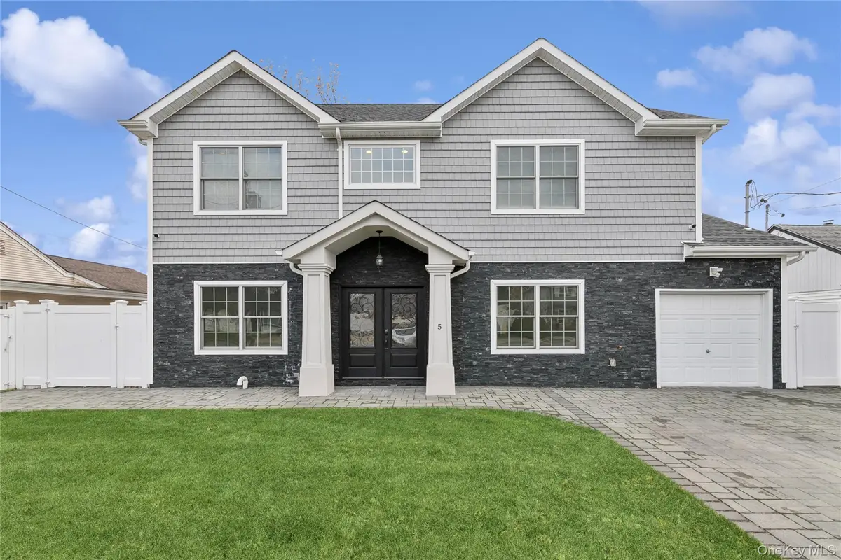 5 Vernon Street, Plainview, NY 11803 - Image #1