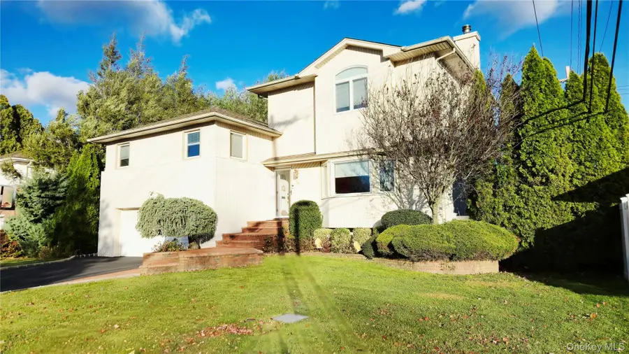 34 Melanie Lane, Syosset, NY 11791 - Image #2