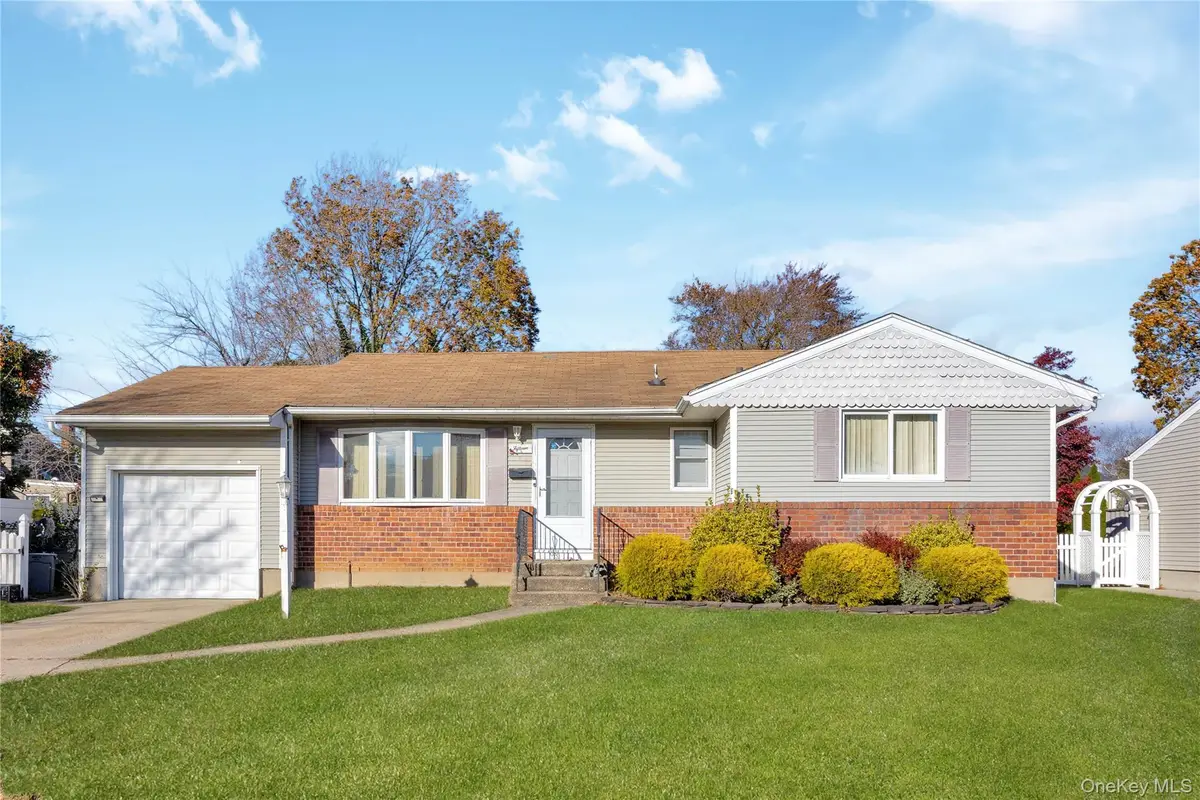 15 2nd Avenue, Farmingdale, NY 11735 - Image #1