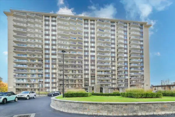 18-15 215 #2G, Bayside, NY 11360