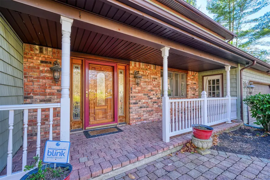 6 Penelope Lane, Huntington, NY 11743 - Image #2