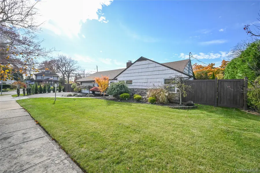 2 Meadow Lane, Rockville Centre, NY 11570 - Image #2