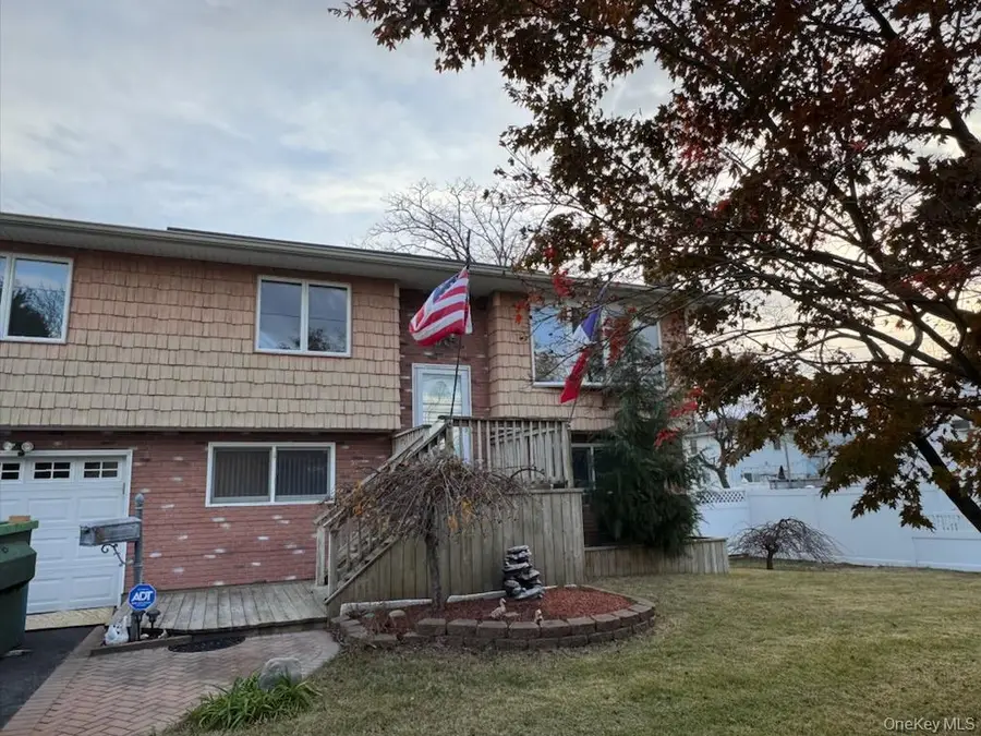 928 Peconic Avenue, West Babylon, NY 11704 - Image #2