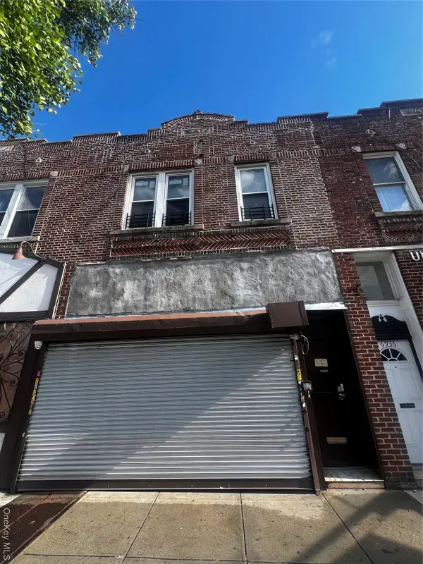 6938 Myrtle Avenue, Glendale, NY 11385