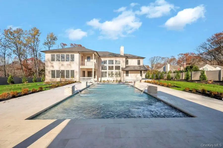 6 Gables Court, Dix Hills, NY 11746 - Image #3