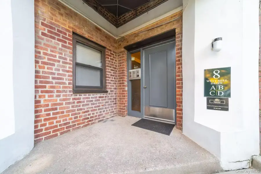 8 W Mill Drive #1B, Great Neck, NY 11021 - Image #3