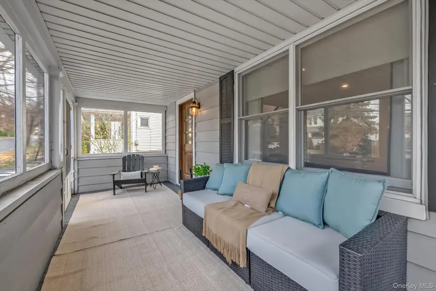 8 Fairview Avenue, Port Washington, NY 11050 - Image #3