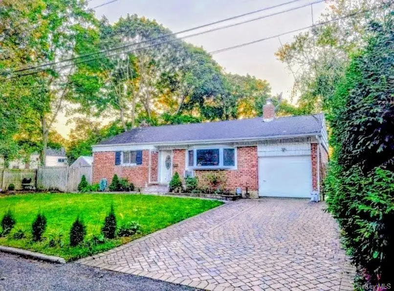 17 Grayley Place, Huntington Station, NY 11746 - Image #2