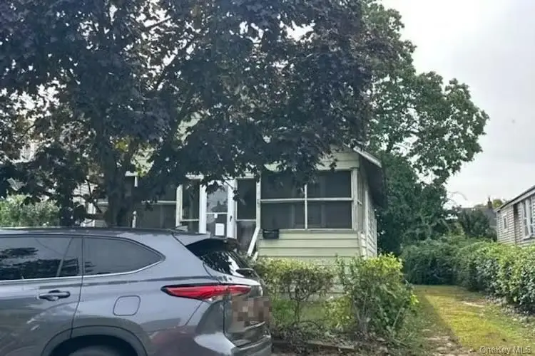 20 Lillian Avenue, Freeport, NY 11520 - Image #1