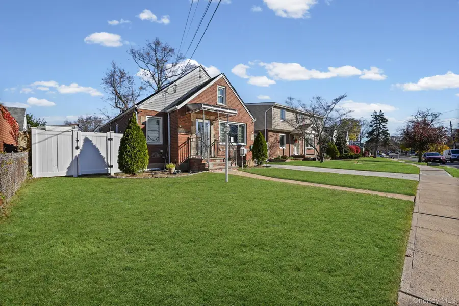 113 Kent Road, Valley Stream, NY 11580 - Image #3