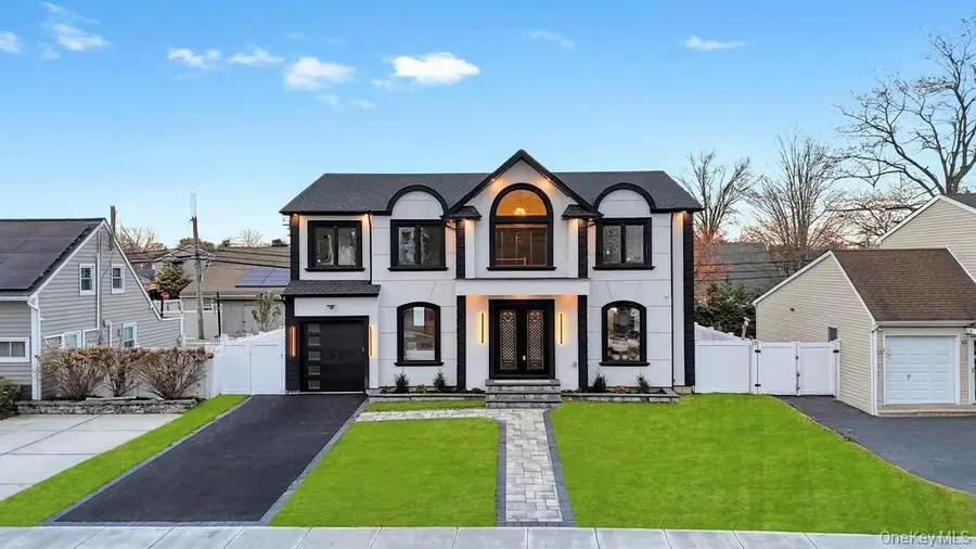 41 Coachman Lane, Levittown, NY 11756 - Image #3