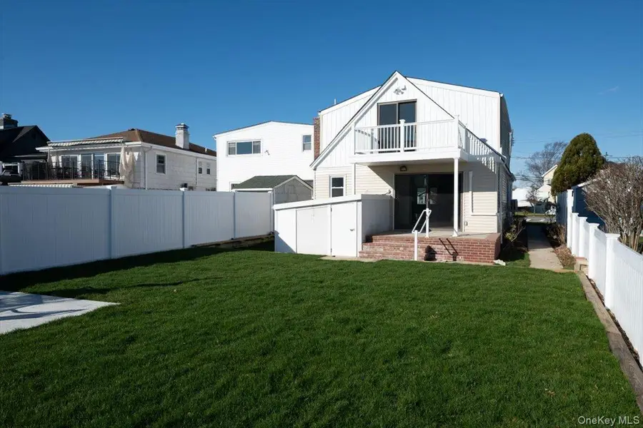 55 Alhambra Road, Massapequa, NY 11758 - Image #2