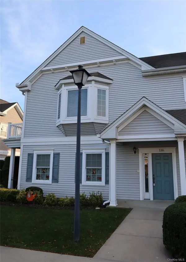 116 Kenneth Court #116, Amityville, NY 11701