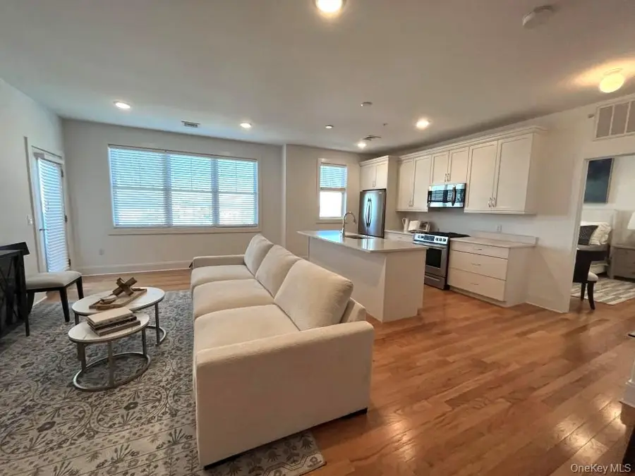 535 Marina Pointe Drive #535, East Rockaway, NY 11518 - Image #2