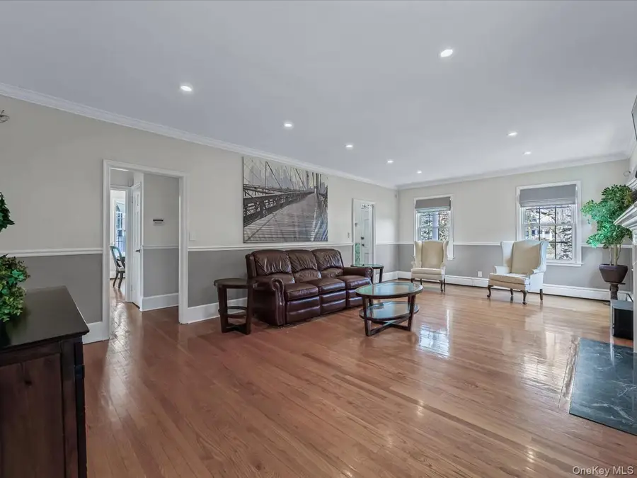 143 Oak Street, Amityville, NY 11701 - Image #3