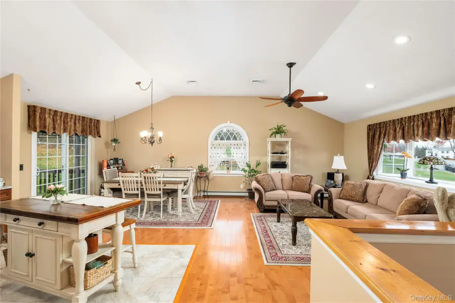 293 Garden Street, New Windsor, NY 12553 - Image #2