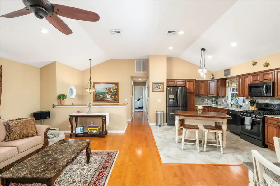 293 Garden Street, New Windsor, NY 12553 - Image #3