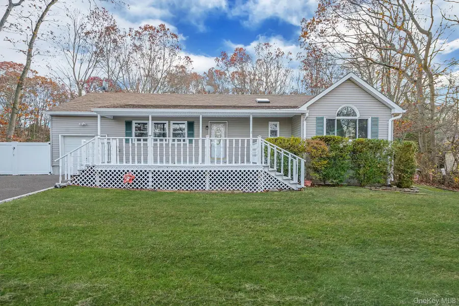 14 Clearview, Selden, NY 11784 - Image #2