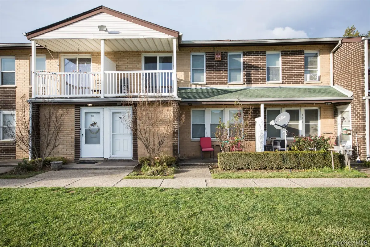 312 Artist Lake Drive, Middle Island, NY 11953 - Image #1