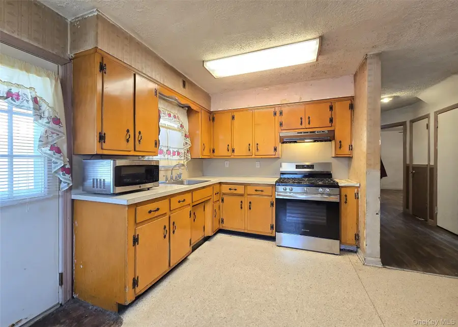 369 Woodfield Road, West Hempstead, NY 11552 - Image #3