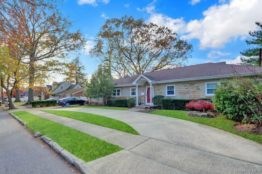 25 Sterling Place, Malverne, NY 11565 - Image #3