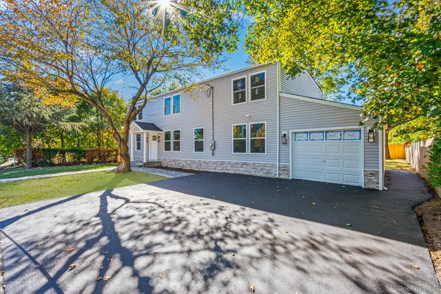 6 Mccue Street, Wheatley Heights, NY 11798 - Image #2