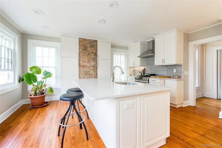 39-26/24 213 Street, Bayside, NY 11361 - Image #2