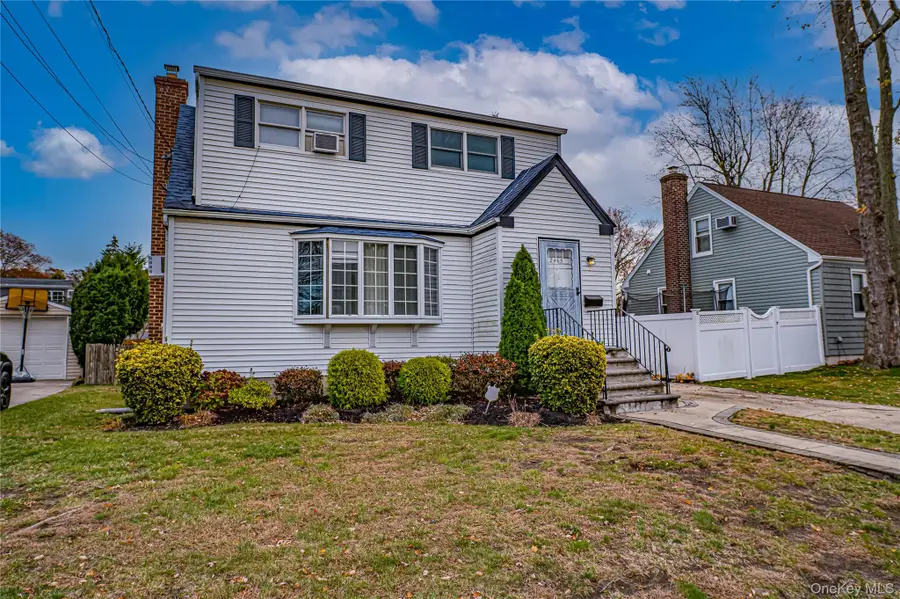 2465 Woodland Avenue, Wantagh, NY 11793 - Image #2