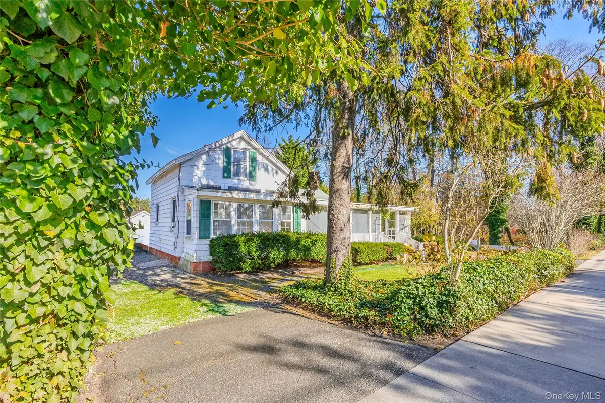403 Middle Road, Bayport, NY 11705 - Image #1