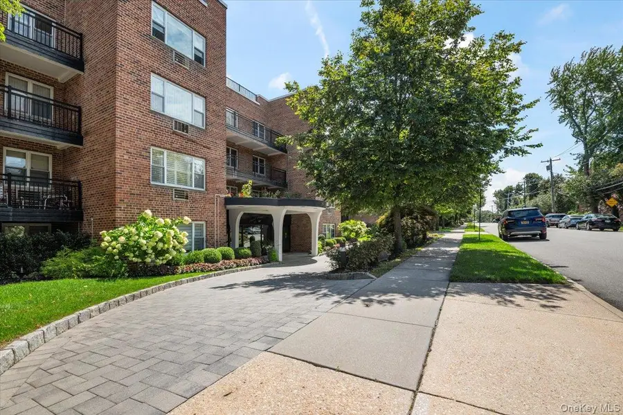 25 Chapel Place #1H, Great Neck, NY 11021 - #2