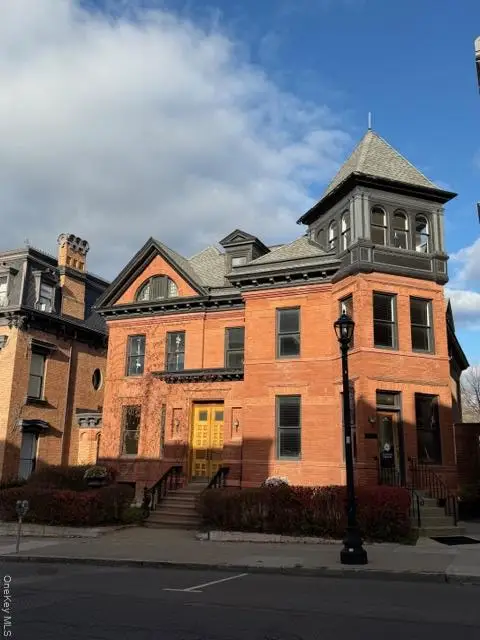 420 Warren, Hudson, NY 12534