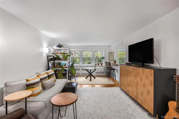 30 Pearsall Avenue #2M, Glen Cove, NY 11542