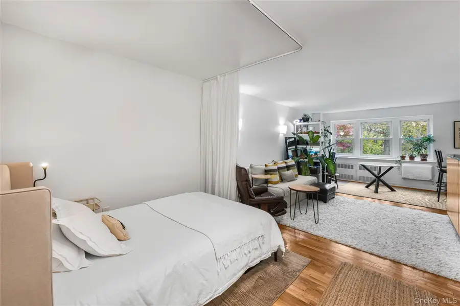 30 Pearsall Avenue #2M, Glen Cove, NY 11542 - Image #2