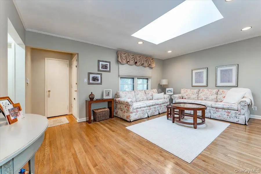 313 Forest Avenue, Woodmere, NY 11598 - Image #2