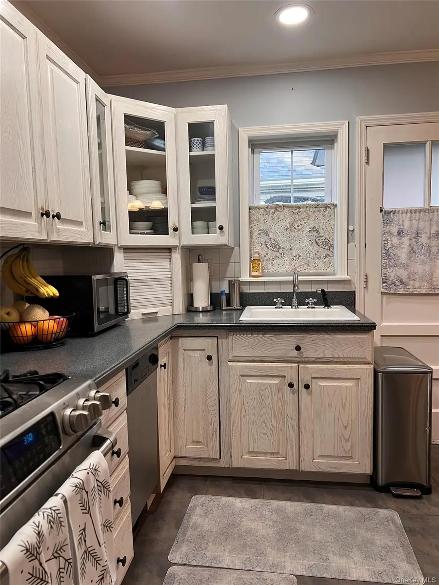 24125 85th Avenue, Bellerose, NY 11426 - Image #3