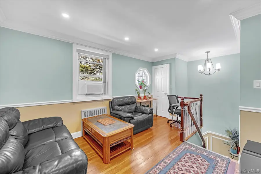 235-10 131st Ave #Upper, Rosedale, NY 11422 - Image #3