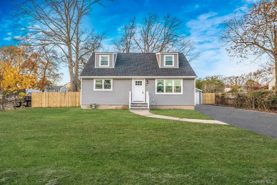 34 Hilliard Avenue, Central Islip, NY 11722 - Image #3