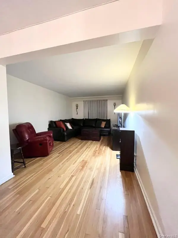 2080 Barnes Avenue #3B, Bronx, NY 10462 - Image #3