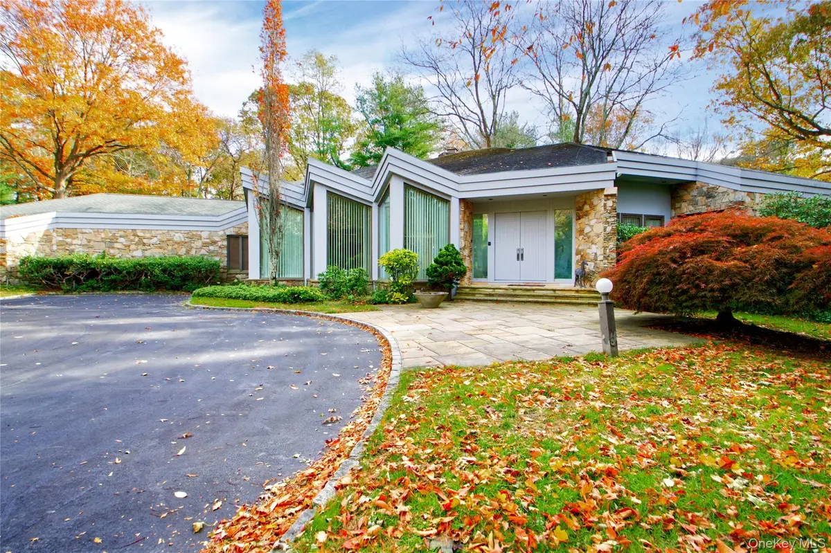 7 Pin Oak Court, Old Brookville, NY 11545 - Image #1