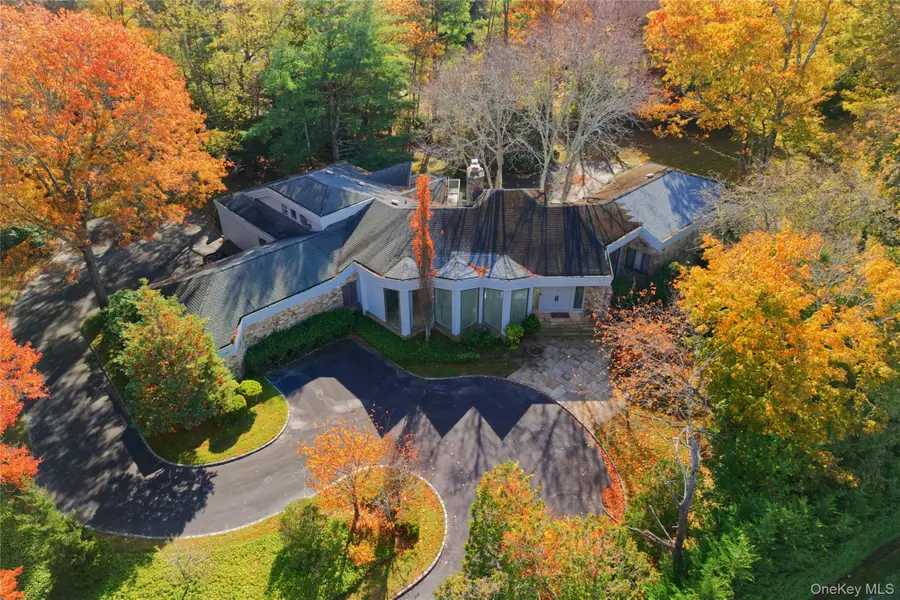 7 Pin Oak Court, Old Brookville, NY 11545 - Image #2